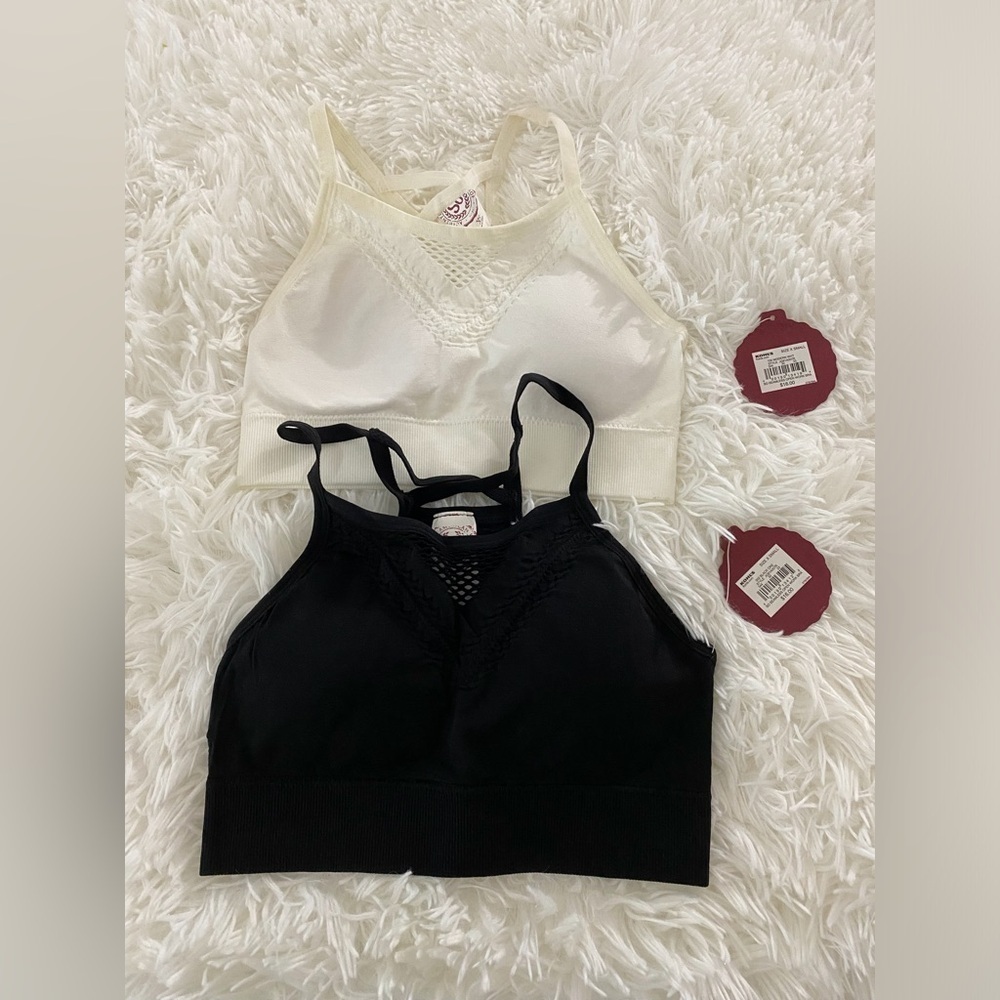SO black and white 2 pack seamless bra Wire free removable pads XS